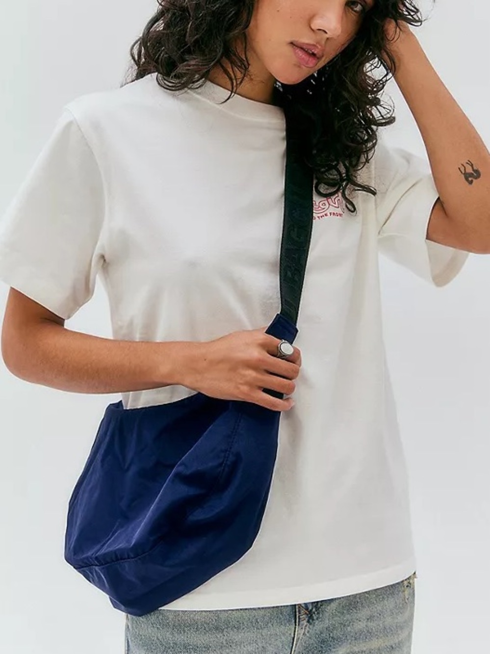 NWT BAGGU MEDIUM NYLON CRESCENT BAG - NAVY (SOLD OUT COLOUR)